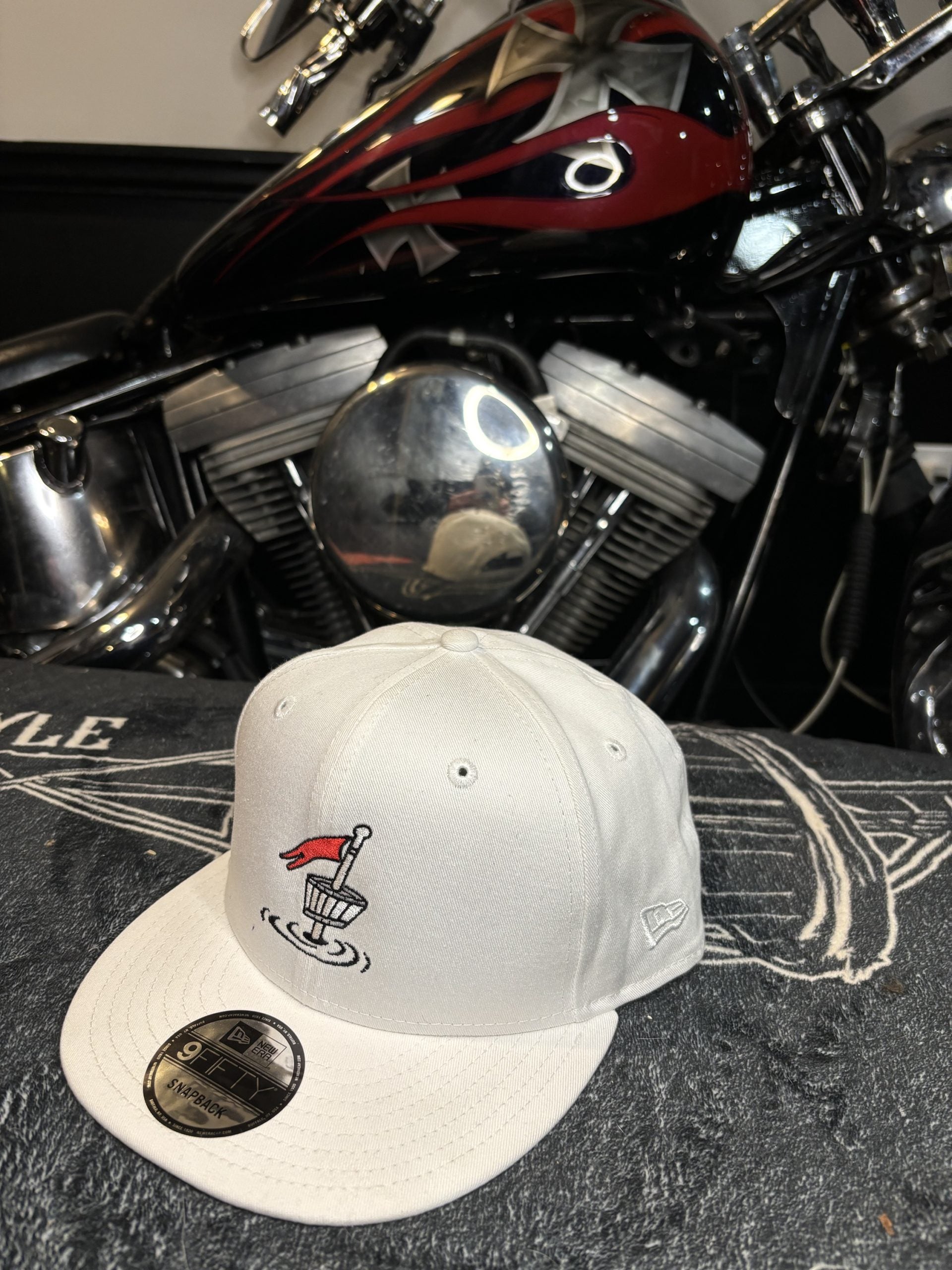White flex fit image 0